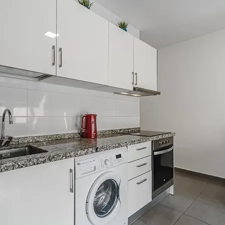 Aircon River Style Pool In 200m Mareverde