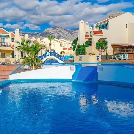 Aircon River Style Pool In 200m Mareverde